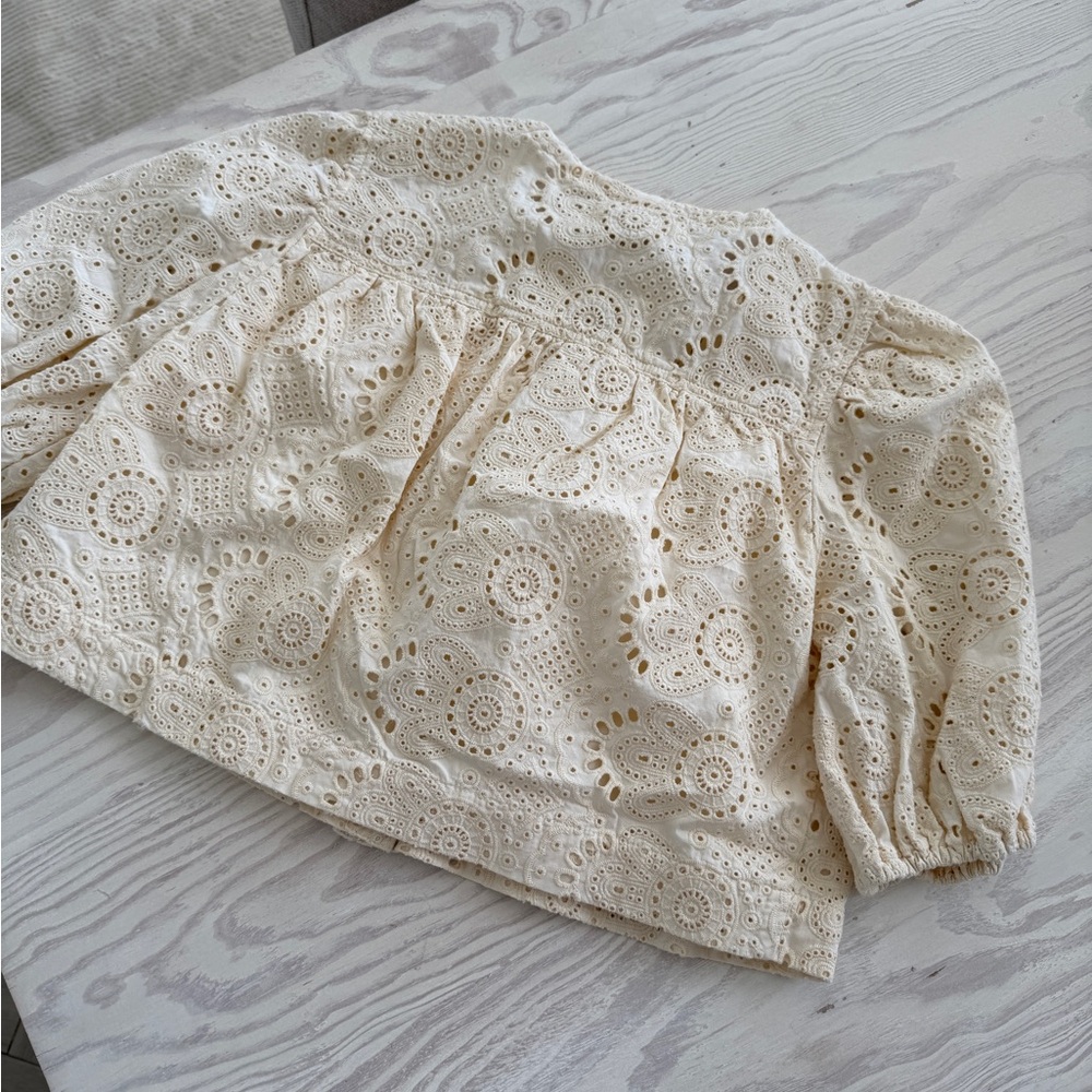 NEW Blank NYC Cream Eyelet Lace Top and Shorts 2-piece Set - Picture 5 of 7